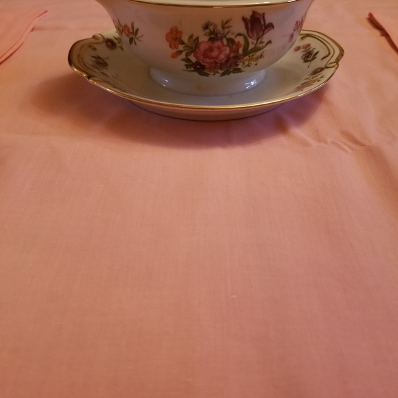 Aladdin Gravy Retired Dresdenia Boat - Picture 4 of 4